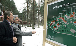 Ющенко відкрив дитяче містечко Ющенко відкрив дитяче містечко