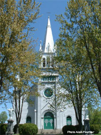 Влада канадського містечка заборонила закидати жінок камінням і носити паранджу Влада канадського містечка заборонила закидати жінок камінням і носити паранджу