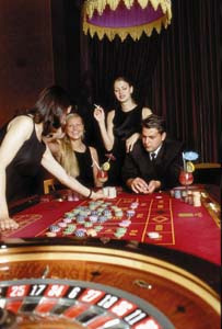 Російський уряд багатих робить багатшими, а бідних - злиденнішими. За програмою Російський уряд багатих робить багатшими, а бідних - злиденнішими. За програмою