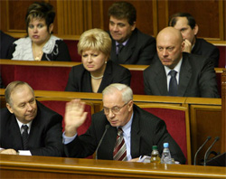 Завтра Азаров розповість більшовикам до чого вони довели Україну Завтра Азаров розповість більшовикам до чого вони довели Україну