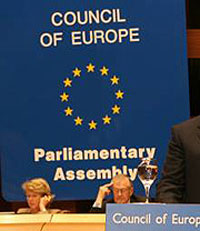 ПАРЄ схвалила резолюцію по Україні ПАРЄ схвалила резолюцію по Україні