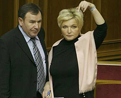 Більшовики опиратимуться достроковим виборам до останнього. Воно й зрозуміло: купити можна тільки масовку, а не виборців