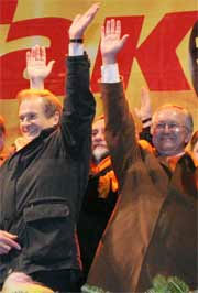 Юрій Костенко знає, як вийти із політичної кризи Юрій Костенко знає, як вийти із політичної кризи