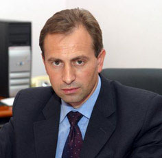 БЮТ думає, що Ахметов хоче ще більше заробляти з України БЮТ думає, що Ахметов хоче ще більше заробляти з України