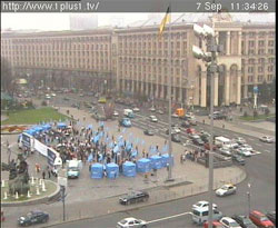 Коли виборці не ведуться на технологічні фішки про зростання добробуту вже сьогодні, із нафталінової скриньки дістають російську мову й ПІСУАРи Коли виборці не ведуться на технологічні фішки про зростання добробуту вже сьогодні, із нафталінової скриньки дістають російську мову й ПІСУАРи