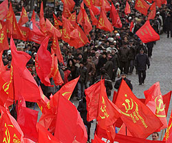 У столиці більшовики святкують ювілей заколоту. Під посиленим конвоєм У столиці більшовики святкують ювілей заколоту. Під посиленим конвоєм