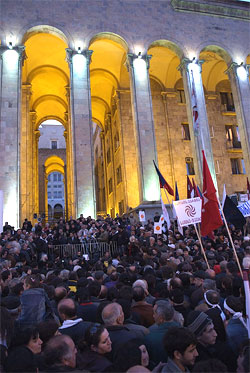 Україна готова підставити плече, щоб врятувати грузинську демократію Україна готова підставити плече, щоб врятувати грузинську демократію