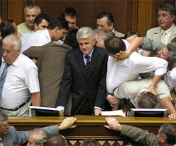 Литвин вже навострився на нові вибори. Мабуть, хоче більшого Литвин вже навострився на нові вибори. Мабуть, хоче більшого