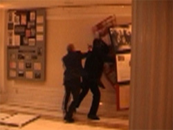 Москва. Погром на виставці, присвяченій Голодомору