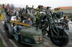 Мотоцикл-монстр з двигуном від радянського танка