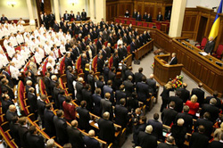 У парламенті творять демкоаліцію. Спікером може стати Яценюк прямо у Мадриді У парламенті творять демкоаліцію. Спікером може стати Яценюк прямо у Мадриді