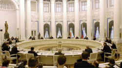 Самміт ЄС обговорює ставлення до Росії Самміт ЄС обговорює ставлення до Росії