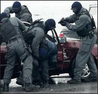 Заступник райпрокурора столиці виявися дрібним бандючком Заступник райпрокурора столиці виявися дрібним бандючком