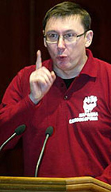 Луценко спростував плітки від Балоги: він не веде ніяких переговорів про списки Луценко спростував плітки від Балоги: він не веде ніяких переговорів про списки