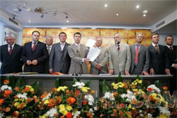 Нардепи заявили гаранту: не слід ототожнювати Кириленка і НУ-НС Нардепи заявили гаранту: не слід ототожнювати Кириленка і НУ-НС