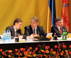 У ЦВК натякнули, що на Банковій не знають законодавства У ЦВК натякнули, що на Банковій не знають законодавства