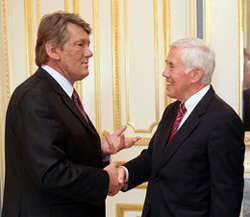 Сенатор США Лугар вважає, що Україна спроможна бути незалежною і енергетично Сенатор США Лугар вважає, що Україна спроможна бути незалежною і енергетично