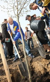 Черновецький знову не пускав Турчинова на смітник Черновецький знову не пускав Турчинова на смітник