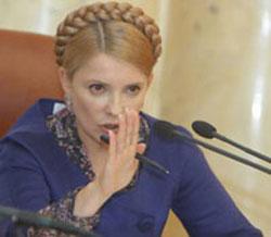 Тимошенко триматиме у Кабміні губернаторів, поки ті не розрахуються за газ