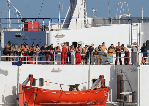 Екіпаж захопленого суховантажу Екіпаж захопленого суховантажу