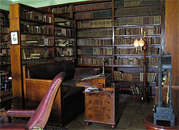 Життя Пушкіна обірвалося 10 лютого 1837 року в його будинку в Санкт-Петербургу після дуелі с Дантесом 9 лютого на Чорній річці