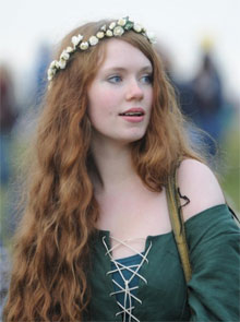 Британці у рекордній кількості зустріли світанок біля Стоунхенджа Британці у рекордній кількості зустріли світанок біля Стоунхенджа