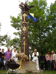 Рідновіри повернули до Києва образ Перуна Рідновіри повернули до Києва образ Перуна