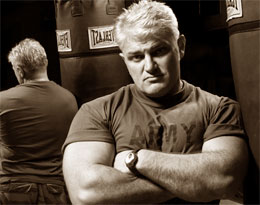 Шоумен, актор і спортсмен Володимир Турчинський, відомий під прізвиськом Динаміт помер на 47 році життя Шоумен, актор і спортсмен Володимир Турчинський, відомий під прізвиськом Динаміт помер на 47 році життя