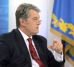 Президент Ющенко продовжує розповідати, що переговори ведуться Президент Ющенко продовжує розповідати, що переговори ведуться