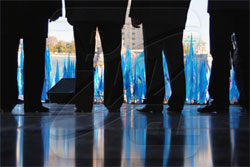 Під агітпропівські фанфари Лідера, Партію регіонів покидають депутати