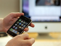 У Швеції розробили програму для смартфонів, яка знаходить інформацію про незнайомців У Швеції розробили програму для смартфонів, яка знаходить інформацію про незнайомців