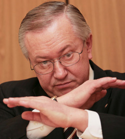 Тарасюк побачив згортання євроінтеграції Тарасюк побачив згортання євроінтеграції