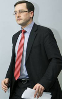 Найбільшу “відмивальну фірму” “Привату” очолювали бомжі. Перед своєю смертю Найбільшу “відмивальну фірму” “Привату” очолювали бомжі. Перед своєю смертю