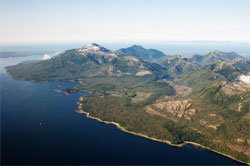 Земна мантія під Аляскою рухається з аномально високою швидкістю Земна мантія під Аляскою рухається з аномально високою швидкістю