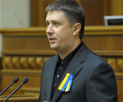 Заукраїнці заявляють, що Табачник виховує у молоді світогляд мешканця російської провінції Заукраїнці заявляють, що Табачник виховує у молоді світогляд мешканця російської провінції