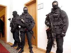 МВС не знає, що забули маски-шоу у приймальні нардепа