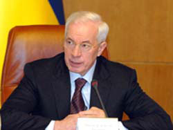 Азаров обіцяє селянам, що хліб не подешевшає Азаров обіцяє селянам, що хліб не подешевшає