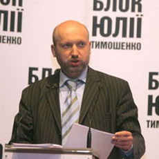 Турчинов каже, що йому “шиють” справу людей Януковича Турчинов каже, що йому “шиють” справу людей Януковича