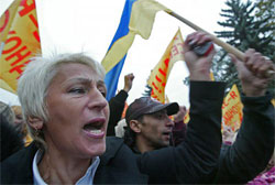 Перед Верховною Радою одночасно відбуваються аж три мітинги