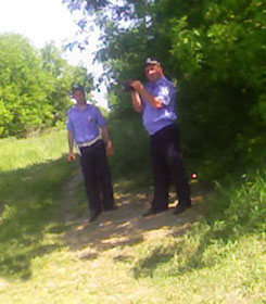 ДАІшникам дозволили сидіти у кущах ДАІшникам дозволили сидіти у кущах