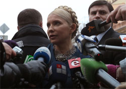 Тимошенко прийшла у ГПУ не з порожніми руками Тимошенко прийшла у ГПУ не з порожніми руками