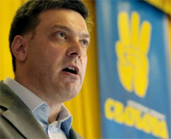 Тягнибок вважає, що репресії проти колишніх урядовців не мають нічого спільного з антикорупцією Тягнибок вважає, що репресії проти колишніх урядовців не мають нічого спільного з антикорупцією