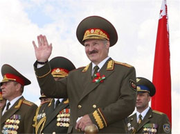 Лукашенко заборонив в білоруській армії накази російською мовою Лукашенко заборонив в білоруській армії накази російською мовою