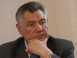 Екс-мер Києва купив сім’ї збитого ним пішохода будинок і машину Екс-мер Києва купив сім’ї збитого ним пішохода будинок і машину