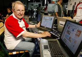 Вчені: Інтернет уповільнює процес старіння