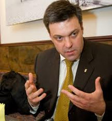 Тягнибок радить Турчинову влаштувати український WikiLeaks Тягнибок радить Турчинову влаштувати український WikiLeaks