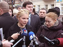 Тимошенко не має сумнівів у вердикті КС по змінам до Конституції Тимошенко не має сумнівів у вердикті КС по змінам до Конституції