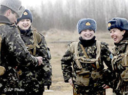 Уряд Азарова націлився на дискримінацію жінок? Уряд Азарова націлився на дискримінацію жінок?