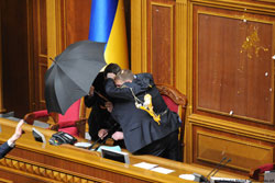 Через яйця в Литвина прокуратура допитує нардепів Через яйця в Литвина прокуратура допитує нардепів