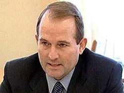 Медведчук пояснив нардепам, чим журналіст відрізняється від чиновника Медведчук пояснив нардепам, чим журналіст відрізняється від чиновника